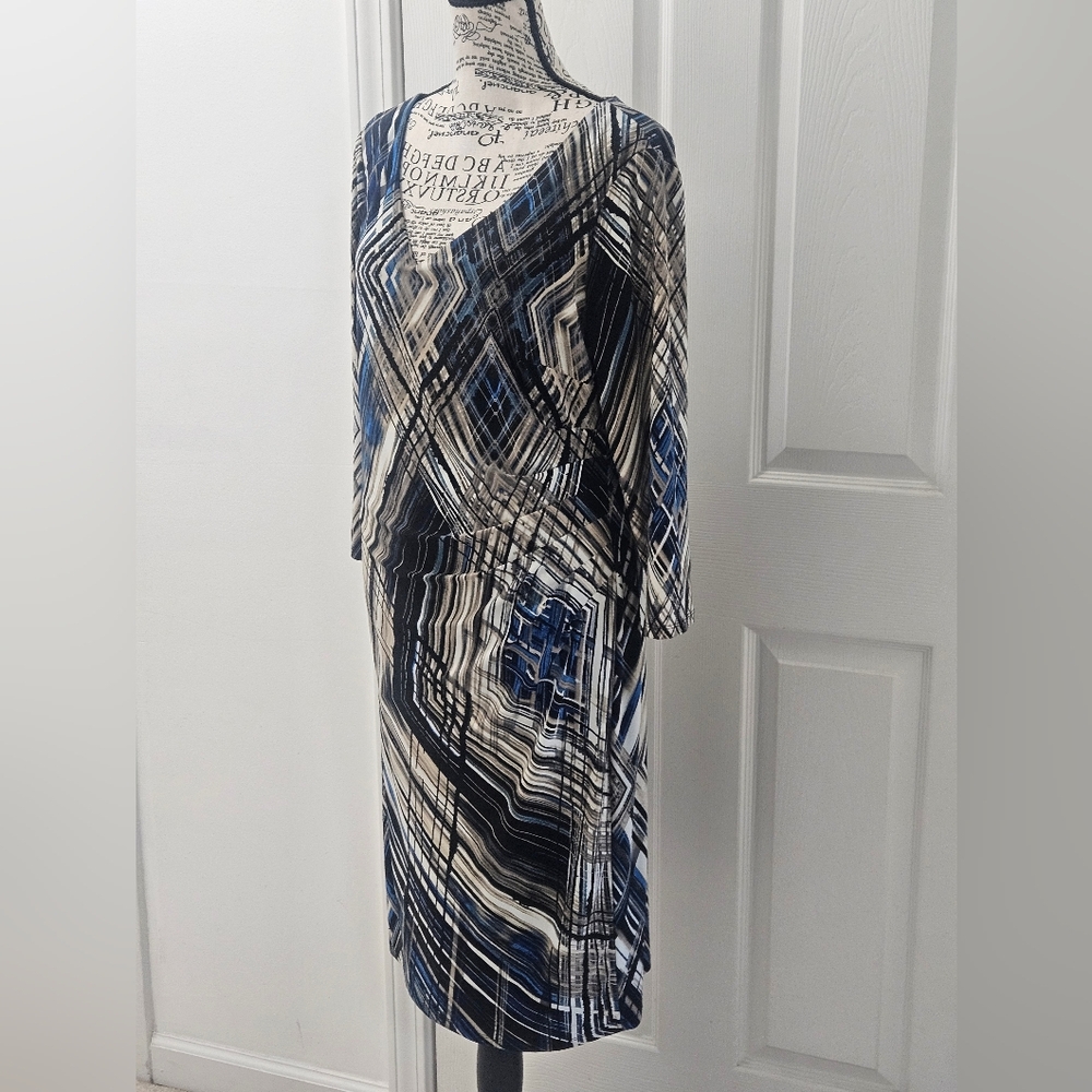 Anne Klein Abstract Pattern Dress .Size 12